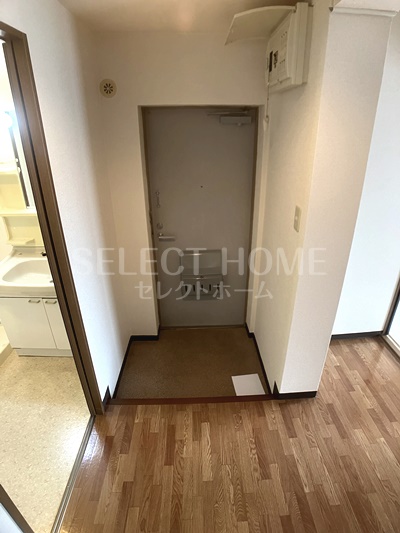 玄関　収納もある玄関です