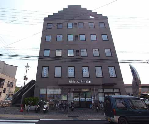 【宇治市槇島町のマンションの建物外観】