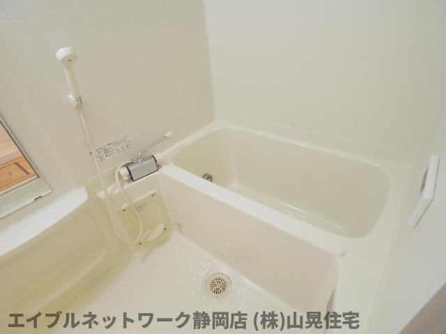 バス・シャワールーム　お風呂で日々の疲れを落としましょう