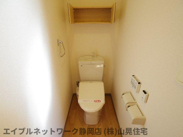 トイレ　落ち着いたトイレです