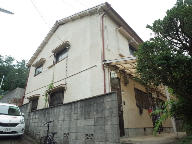 神戸市須磨区永楽町のアパートの建物外観