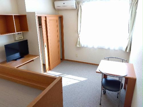 居室・リビング　備品や設備仕様は号室等により異なります現地をご確認下さい。