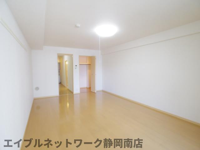 居室・リビング　ゆったりとした居間です