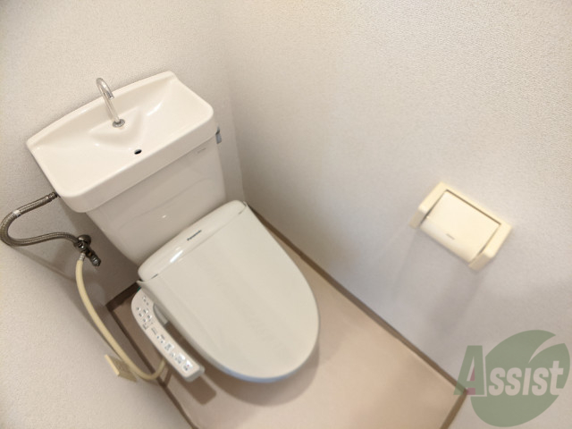 トイレ　トイレはウォシュレット機能付き。シャワートイレは日本の宝。