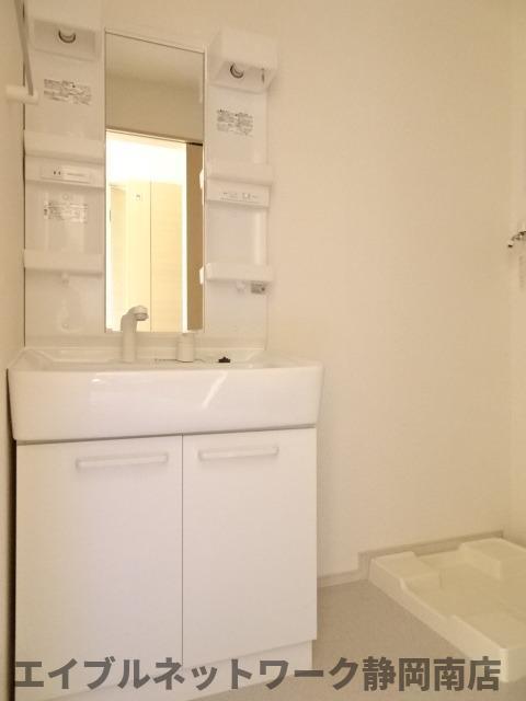 洗面設備　忙しい朝には欠かせない洗面所です