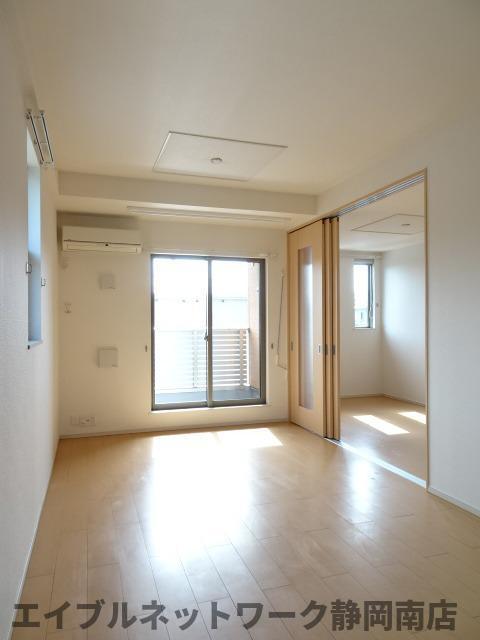 居室・リビング　ゆったりとしたリビングです