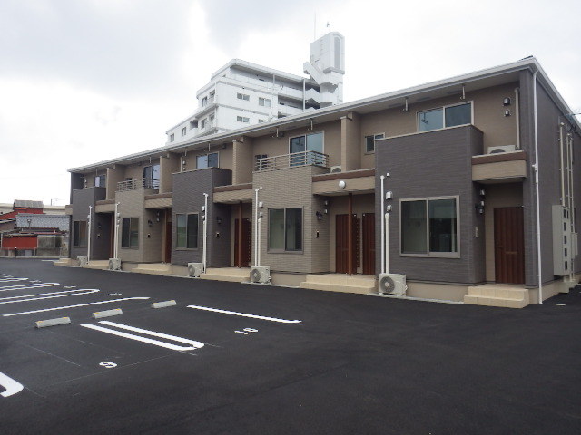 愛媛県新居浜市西原町１（アパート）の賃貸物件の外観