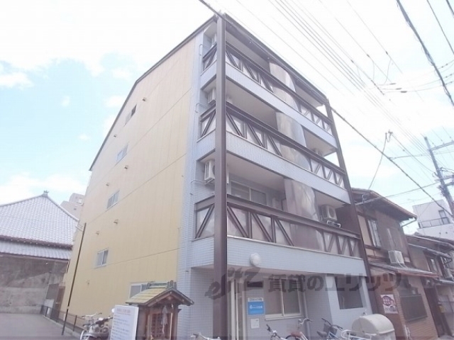 京都市上京区南佐竹町のマンションの建物外観