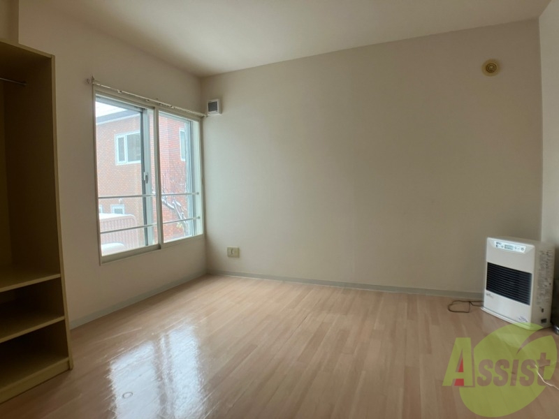 居室・リビング　９帖のお部屋です。一人暮らしの学生さんも是非どうぞ！