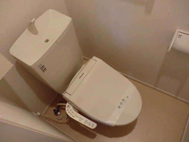 【ガーデン　コート　三和IIのトイレ】
