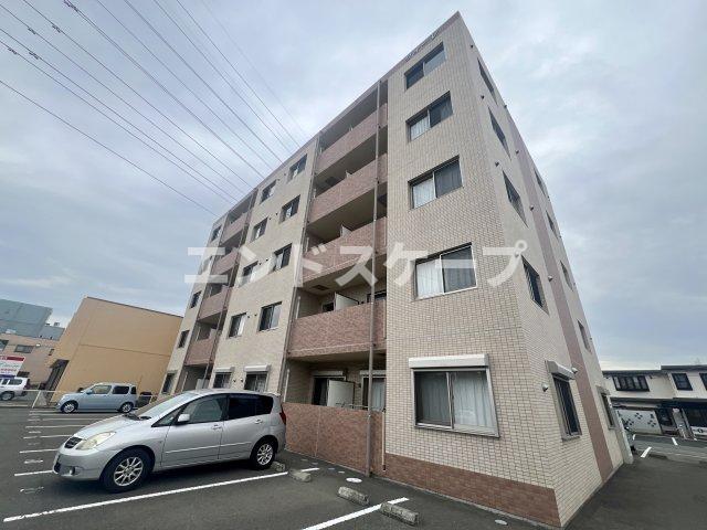 高崎市東貝沢町のマンションの建物外観