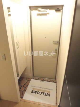 【鈴鹿市西条のアパートの玄関】