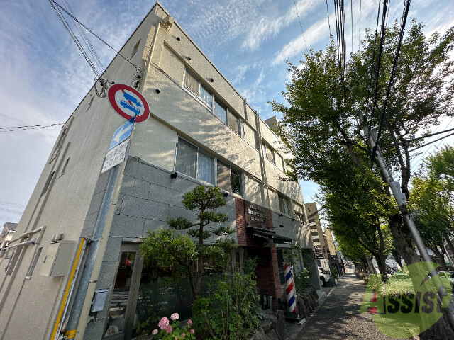 芦屋市岩園町のマンションの建物外観