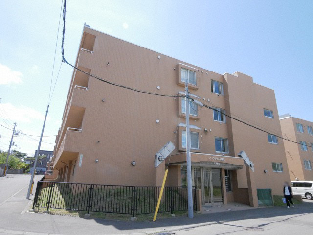 札幌市豊平区福住一条のマンションの建物外観