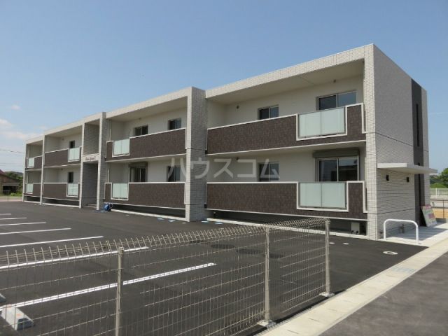 袋井市上山梨のマンションの建物外観