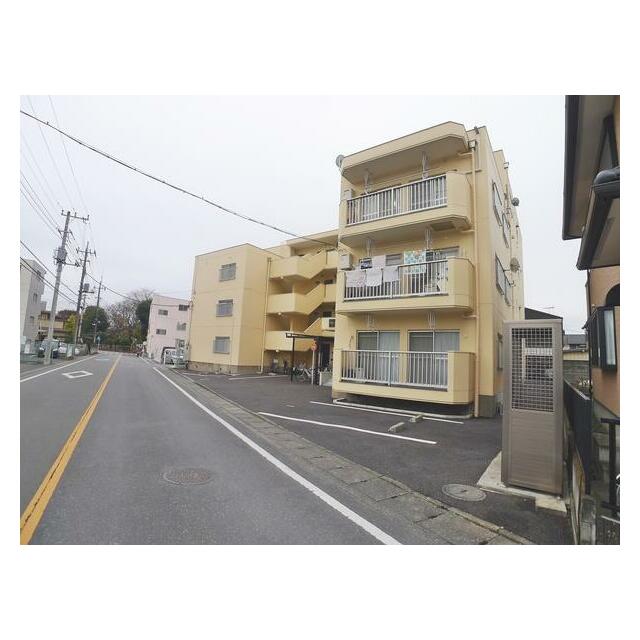 新井ハイツの建物外観