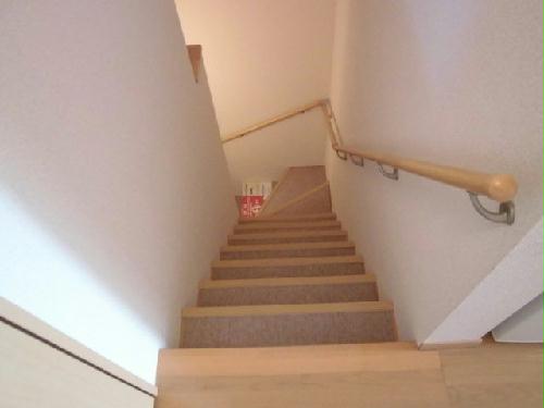 玄関　1階玄関から階段にて2階