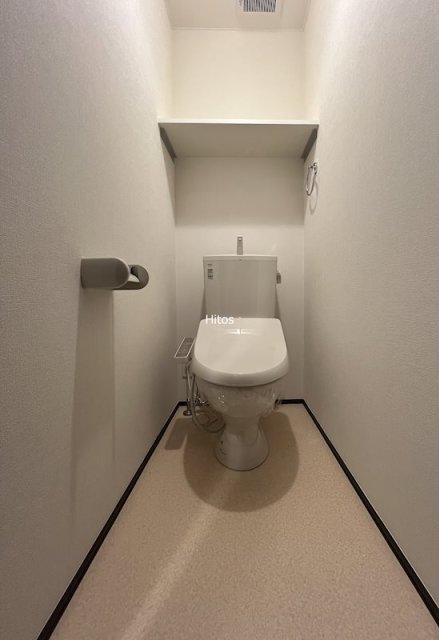 トイレ　写真は同型モデル