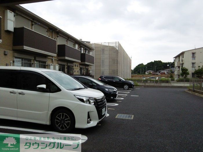 【プレジオ幕張の駐車場】