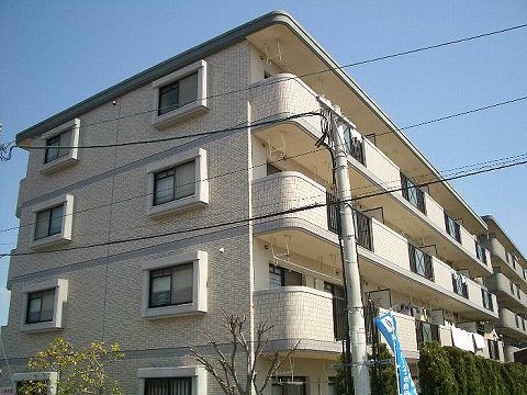 【糟屋郡粕屋町戸原西のマンションのエントランス】