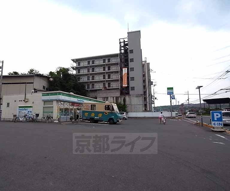 【京田辺市三山木南山のアパートのコンビニ】