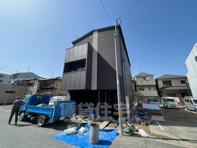 京都市伏見区深草下川原町のマンションの建物外観