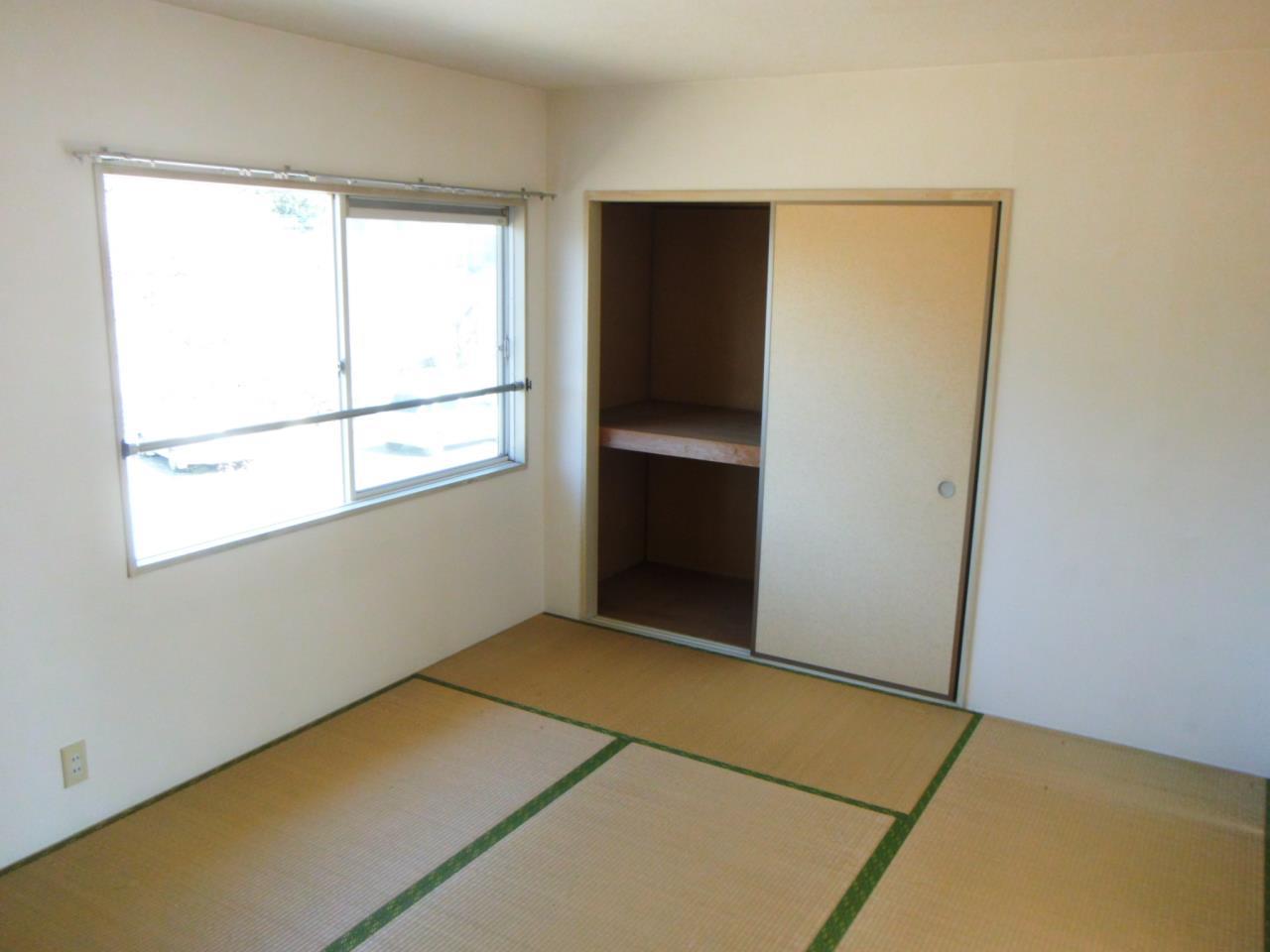 収納　和室、洋室に収納スペースついてます☆