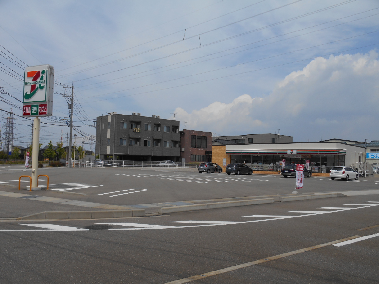 コンビニ　セブンイレブン金沢薬師堂店（コンビニ）まで353m