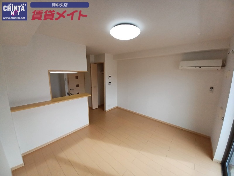 居室・リビング　同型参考写真