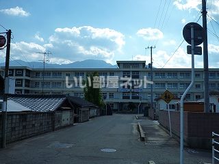 中学校　西条市立西条南中学校（中学校）まで1481m