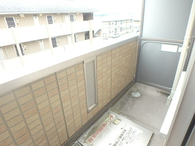 バルコニー　図面と現状に相違がある場合には現状を優先