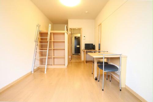 居室・リビング　当社人気のハイベッドタイプ!!!決め手はベッド下の収納