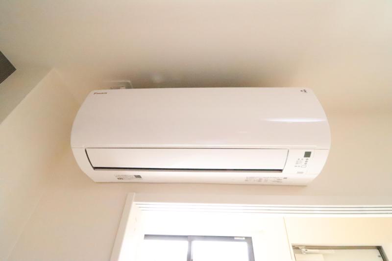 その他設備　リビング9.7帖、エアコン付き