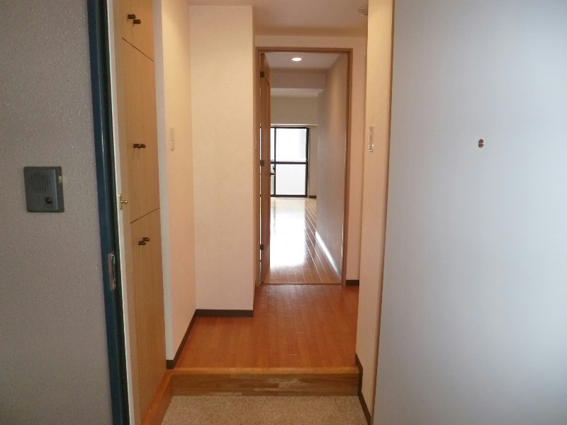 玄関　シューズボックス完備の玄関です。