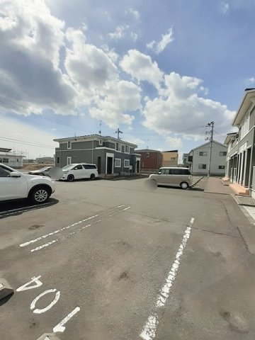 駐車場　駐車場に車を止められます