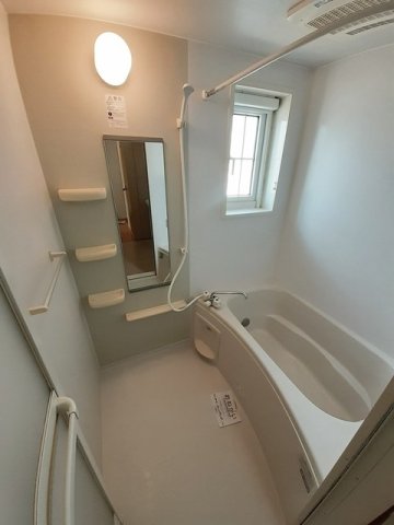 バス・シャワールーム　ゆったり過ごせるお風呂です