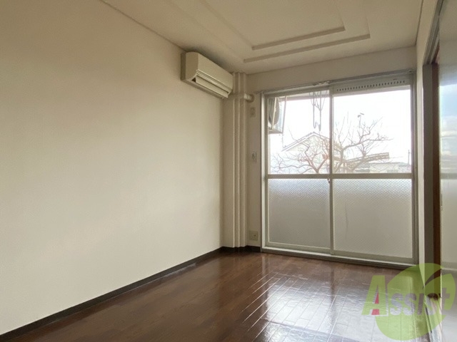 居室・リビング　リビングはダイニングとこちらの洋室がよさそうですね