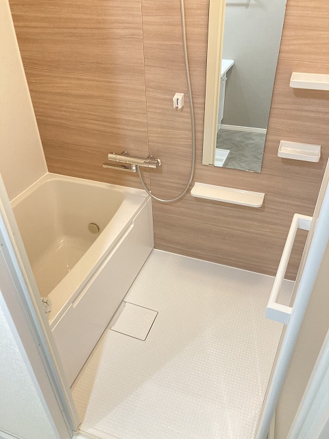 バス・シャワールーム　バスルームは追焚付