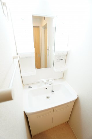 洗面設備　※同物件・同タイプの写真です。