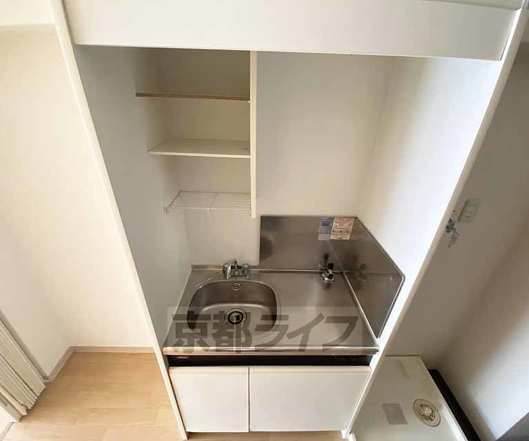 キッチン　コンロが置けます。