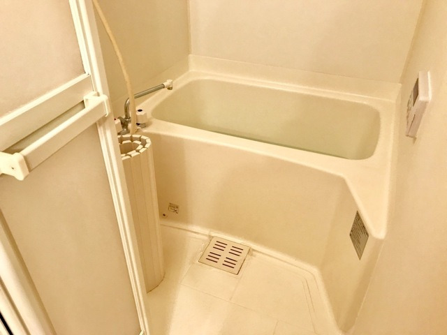 バス・シャワールーム　お風呂です