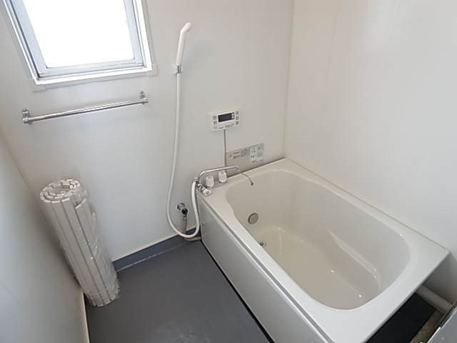 バス・シャワールーム　ゆったり入れるお風呂です