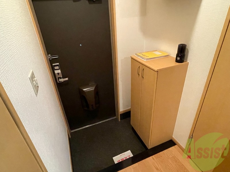 玄関　靴や荷物を整理しやすい玄関スペースです