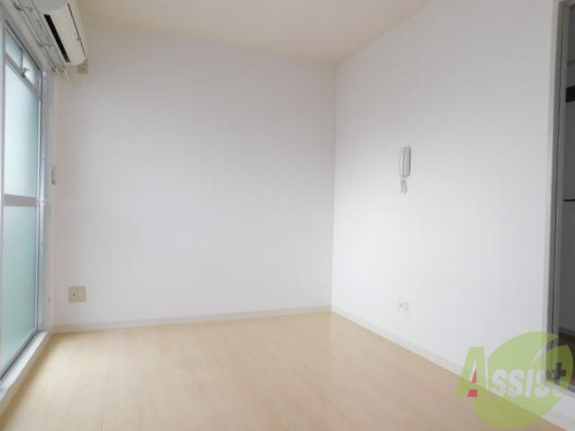 居室・リビング　大きいリビング