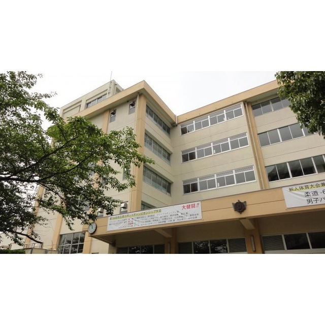 中学校　八幡中学校（中学校）まで1680m