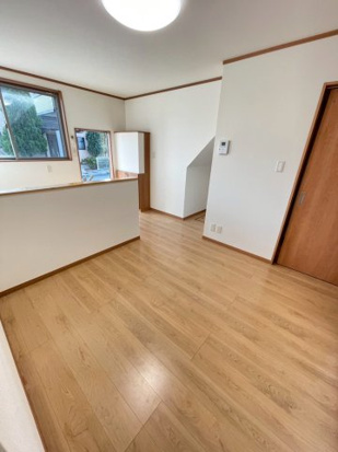 居室・リビング　明るいリビングです☆