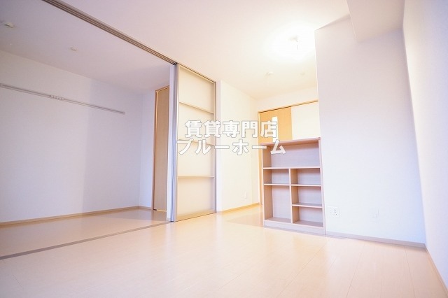 居室・リビング　広々と使えるリビングです！