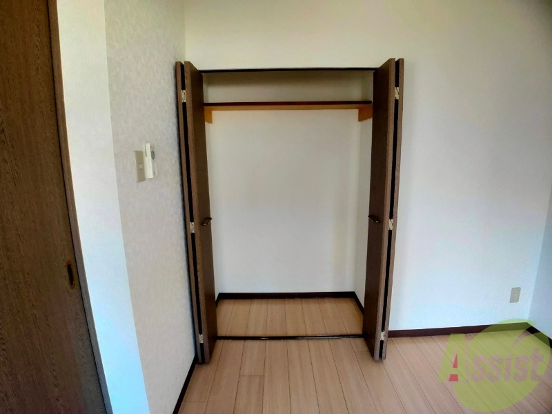 収納　寝室のクローゼットにもたくさん収納出来ますね！