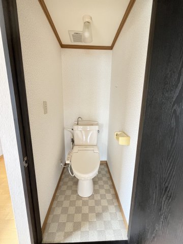 トイレ　温水洗浄便座トイレ