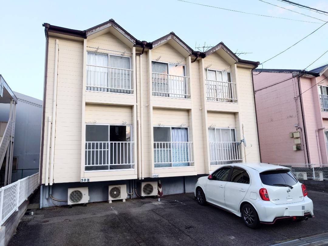 建物外観　2階建てアパート